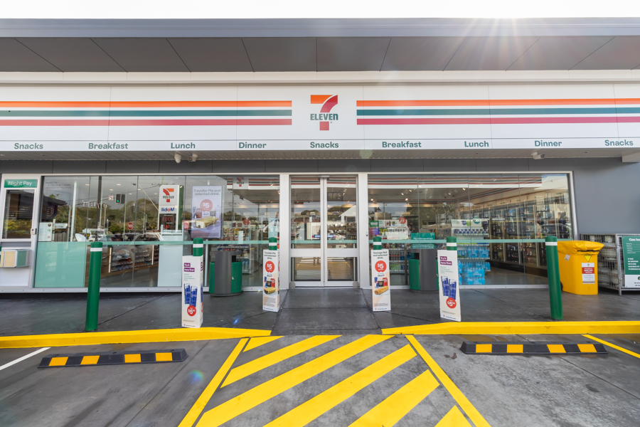 Moffat Beach 7-Eleven