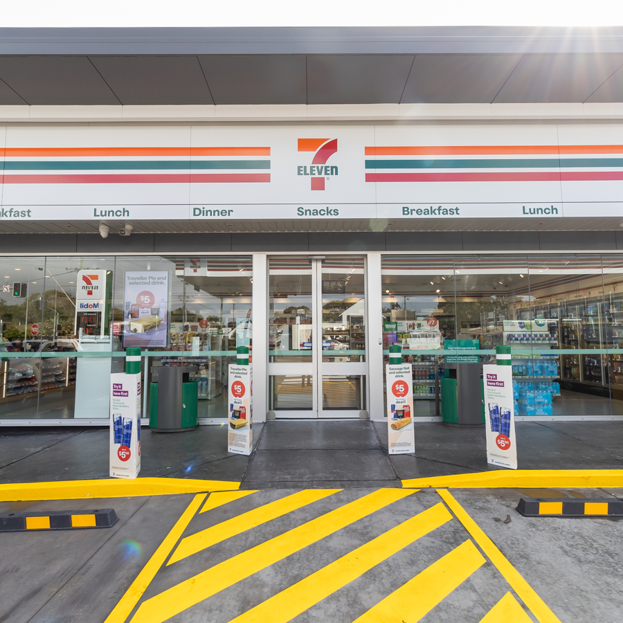 Moffat Beach 7-Eleven